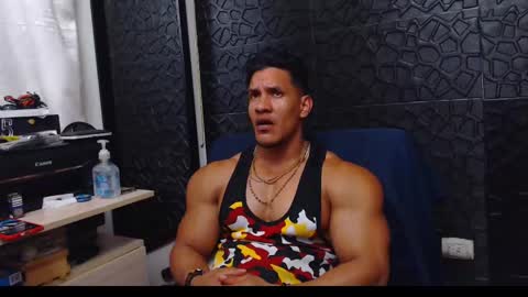 Snapshot of viktorherrera chatting on 01.30.25 Viktor Herrera online show from 01.30.25