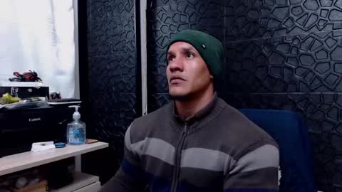 Snapshot of viktorherrera chatting on 02.12.25 Viktor Herrera online show from 02.12.25