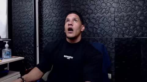 Snapshot of viktorherrera chatting on 02.13.25 Viktor Herrera online show from 02.13.25