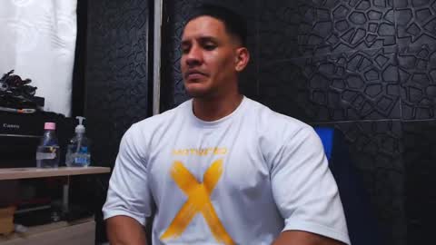 Snapshot of viktorherrera chatting on 09.15.25 Viktor Herrera online show from 09.15.25