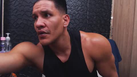 Snapshot of viktorherrera chatting on 11.07.25 Viktor Herrera online show from 11.07.25