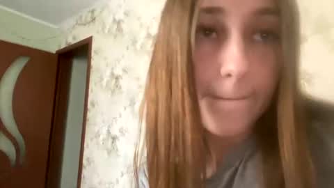 Snapshot of viktoria9898 chatting on 01.30.25 Sweett online show from 01.30.25