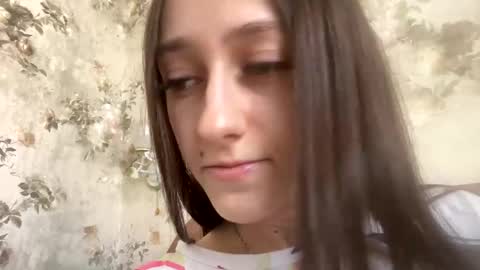 Snapshot of viktoria9898 chatting on 02.19.25 Sweett online show from 02.19.25