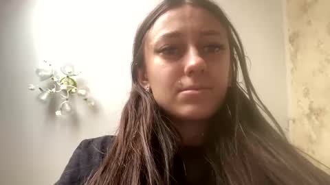 Snapshot of viktoria9898 chatting on 02.26.25 Sweett online show from 02.26.25