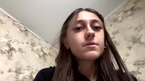 Snapshot of viktoria9898 chatting on 03.12.25 Sweett online show from 03.12.25