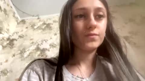 Snapshot of viktoria9898 chatting on 09.10.25 Sweett online show from 09.10.25