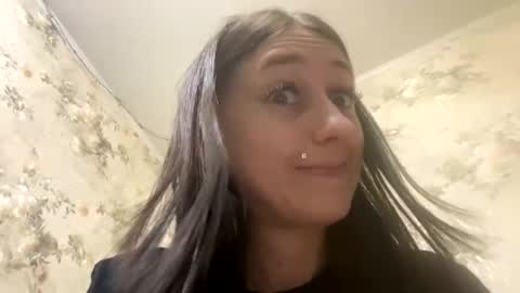 Snapshot of viktoria9898 chatting on 02.27.26 Sweett online show from 02.27.26