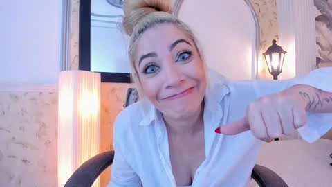 Viktoria online show from 01.11.25