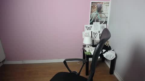 Snapshot of viktoria_lovely chatting on 12.27.24 viktoria_lovely online show from 12.27.24