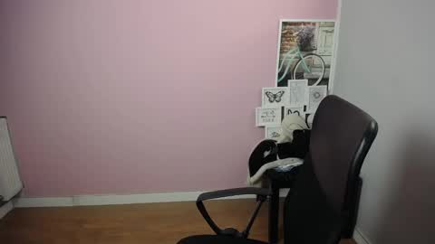 Snapshot of viktoria_lovely chatting on 01.17.25 viktoria_lovely online show from 01.17.25