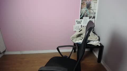 Snapshot of viktoria_lovely chatting on 01.23.25 viktoria_lovely online show from 01.23.25