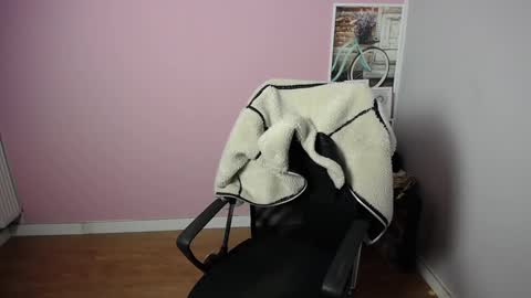 Snapshot of viktoria_lovely chatting on 02.20.25 viktoria_lovely online show from 02.20.25