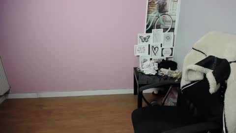 Snapshot of viktoria_lovely chatting on 02.28.25 viktoria_lovely online show from 02.28.25