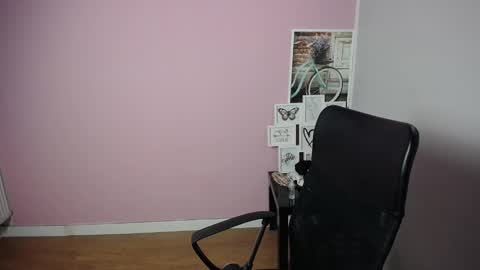 Snapshot of viktoria_lovely chatting on 09.12.25 viktoria_lovely online show from 09.12.25