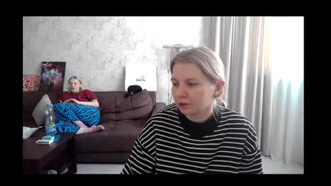 Snapshot of viktorlonsky chatting on 02.19.25 viktorlonsky online show from 02.19.25