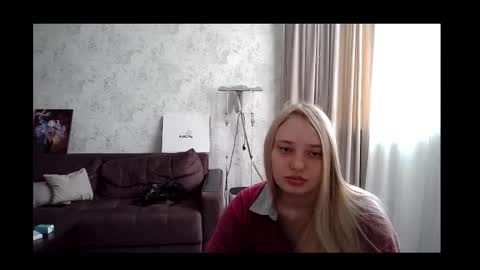 Snapshot of viktorlonsky chatting on 02.21.25 viktorlonsky online show from 02.21.25