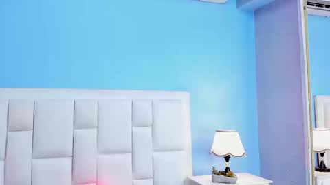 Snapshot of viktornoir chatting on 09.11.25 viktornoir online show from 09.11.25