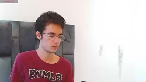 Snapshot of viktornoir chatting on 09.16.25 viktornoir online show from 09.16.25