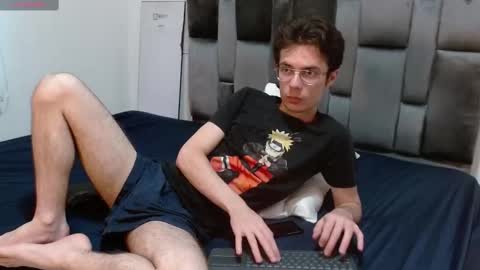 Snapshot of viktornoir chatting on 09.18.25 viktornoir online show from 09.18.25