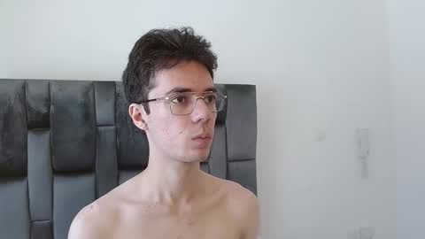 Snapshot of viktornoir chatting on 10.30.25 viktornoir online show from 10.30.25