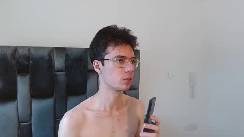 Snapshot of viktornoir chatting on 11.01.25 viktornoir online show from 11.01.25