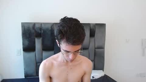 Snapshot of viktornoir chatting on 11.03.25 viktornoir online show from 11.03.25