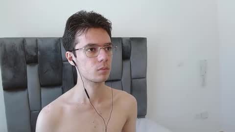 Snapshot of viktornoir chatting on 11.07.25 viktornoir online show from 11.07.25