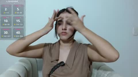 Snapshot of vikysexy28 chatting on 02.23.25 vikysexy28 online show from 02.23.25