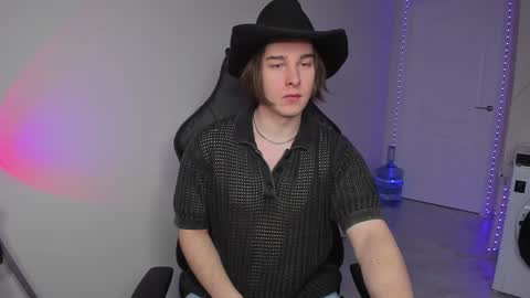 Snapshot of vincent__strong chatting on 01.06.25 Vincent Strong online show from 01.06.25