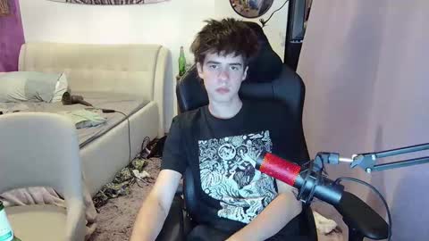 Snapshot of vinnie_06 chatting on 09.16.25 vinnie online show from 09.16.25