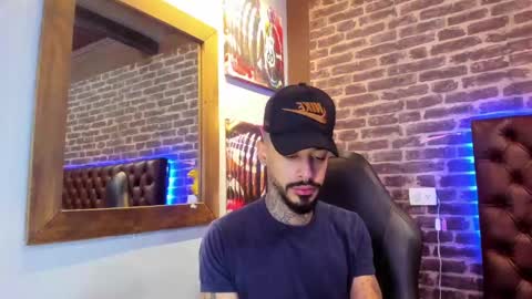 Snapshot of vinzenzrizzo chatting on 11.04.25 ---Vinzen--- online show from 11.04.25