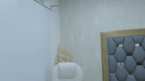 violeet_gray online show from 02.26.25