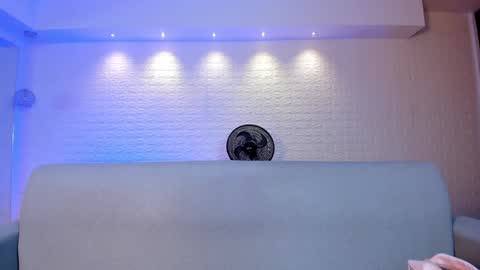 Violett  Everyday From 0530 to 1430 Col Time online show from 01.25.25