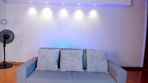 Violett  Everyday From 0530 to 1430 Col Time online show from 03.06.25