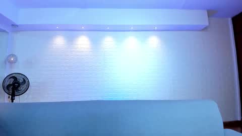 Violett  Everyday From 0530 to 1430 Col Time online show from 10.21.25