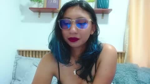 Snapshot of violet_2003 chatting on 05.21.26 V I O L E T online show from 05.21.26
