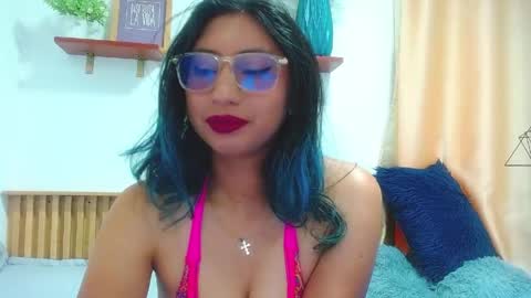 Snapshot of violet_2003 chatting on 05.27.26 V I O L E T online show from 05.27.26