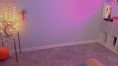 Snapshot of violet____h chatting on 02.09.25 violet____h online show from 02.09.25