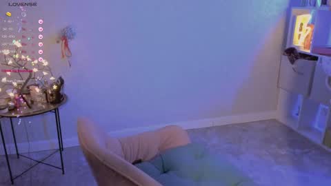 Snapshot of violet____h chatting on 03.07.25 violet____h online show from 03.07.25