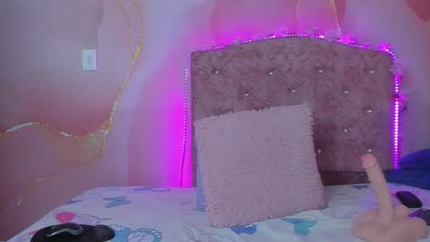 violet__taylor_ online show from 10.23.25