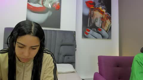 Snapshot of violet_and_myers chatting on 10.11.25 Violet and Myers online show from 10.11.25