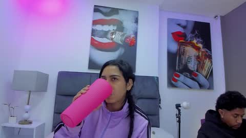 Snapshot of violet_and_myers chatting on 10.12.25 Violet and Myers online show from 10.12.25