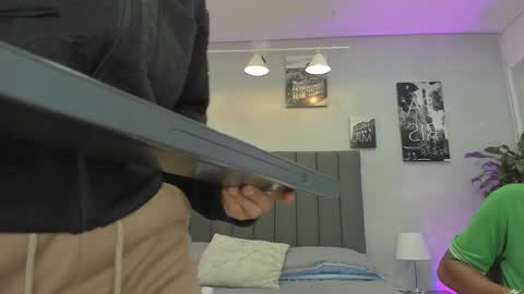 Snapshot of violet_and_myers chatting on 10.14.25 Violet and Myers online show from 10.14.25