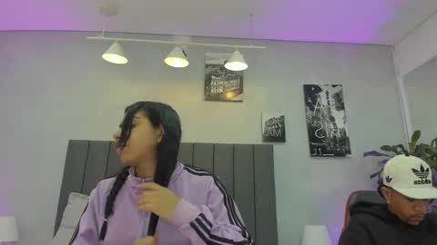 Snapshot of violet_and_myers chatting on 10.20.25 Violet and Myers online show from 10.20.25