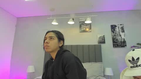 Snapshot of violet_and_myers chatting on 10.29.25 Violet and Myers online show from 10.29.25