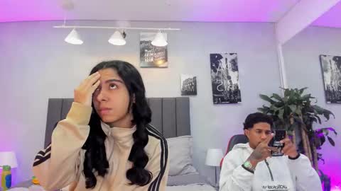 Snapshot of violet_and_myers chatting on 11.12.25 Violet and Myers online show from 11.12.25