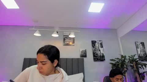 Snapshot of violet_and_myers chatting on 11.19.25 Violet and Myers online show from 11.19.25