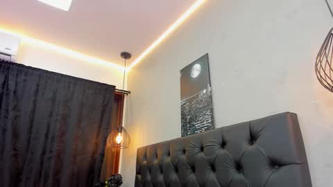 Snapshot of violet_and_myers chatting on 11.27.25 Violet and Myers online show from 11.27.25