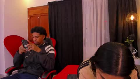 Snapshot of violet_and_myers chatting on 11.30.25 Violet and Myers online show from 11.30.25