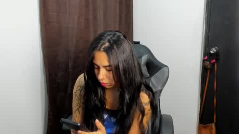 Snapshot of violet_and_myers chatting on 12.04.25 Violet and Myers online show from 12.04.25